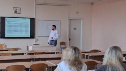 Лекцию о системе оплаты труда в бюджетной сфере провел заведующий отделом социально-экономической работы Брестской областной организации БПРЗ Василий Якубук